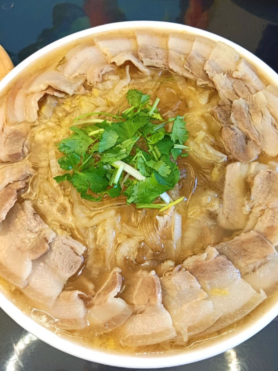 爱上东北菜之~酸菜汆白肉 天呐!