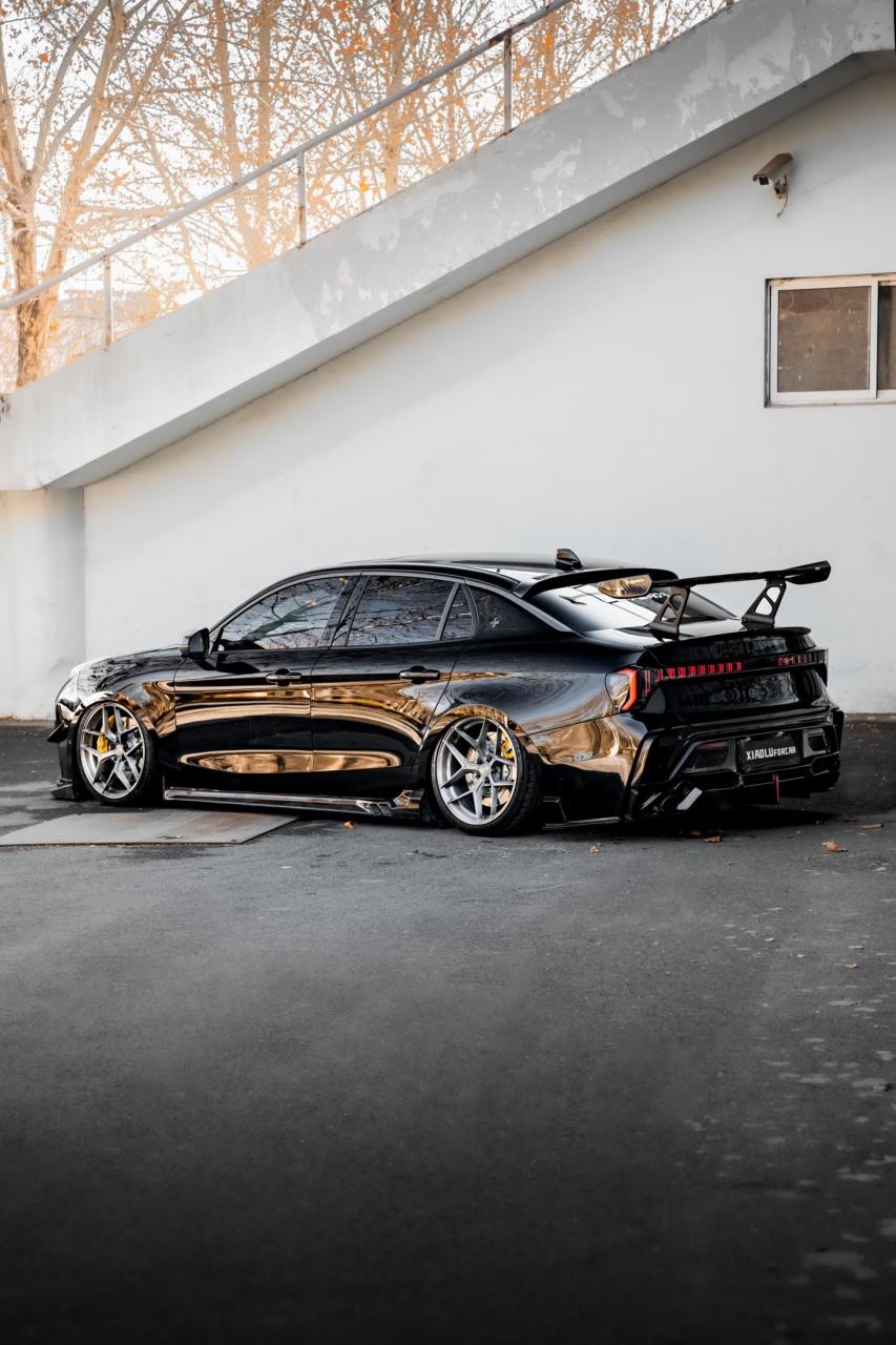 年轻人绕不开的一台车 领克03 黑武士