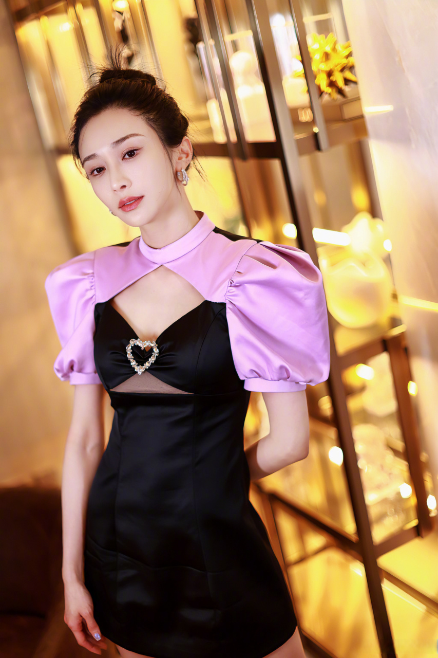 陈冰#快来发帖宠粉 #今天加点美##夏日告白季# 每一天都是爱你们的