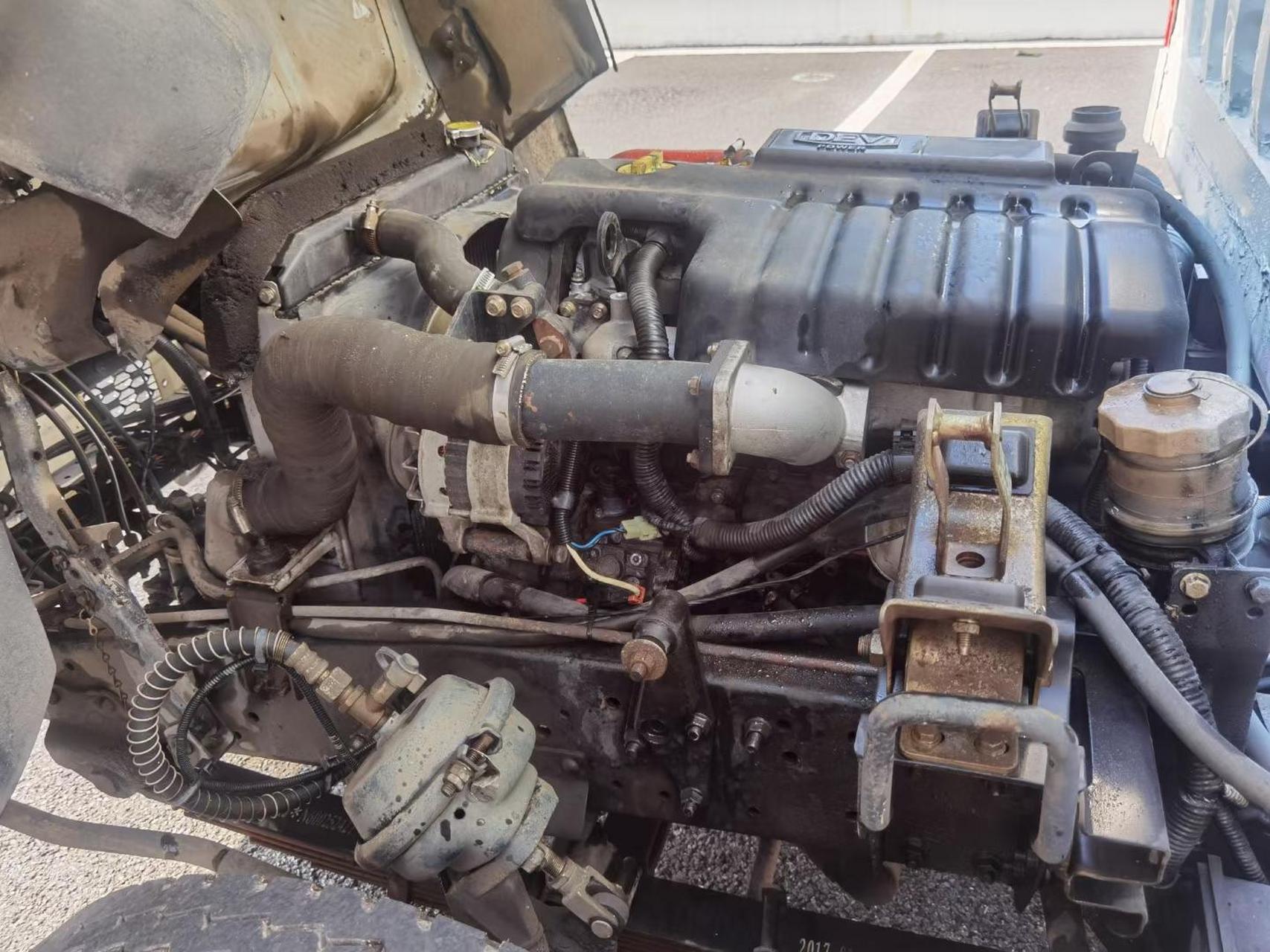 二手车搬运工 19年3月跃进上骏x100厢式货车,4.2米长,内宽2.