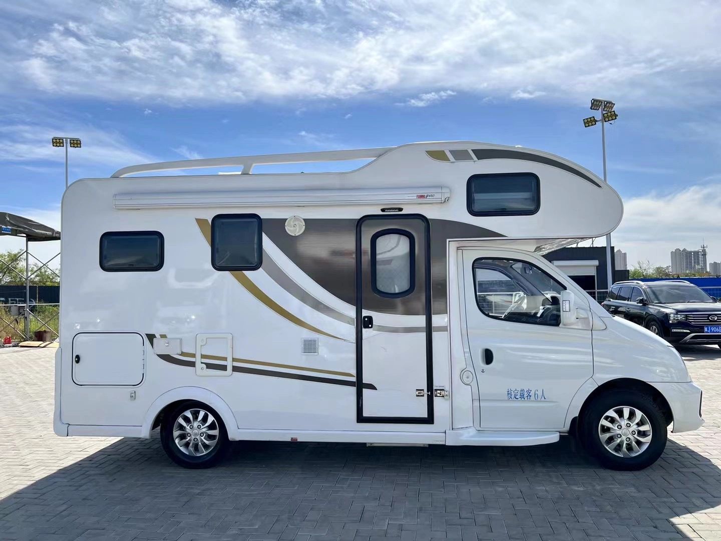 大通v80巨威c型房车 20年12月上牌  巨威c型房车 柴油2.