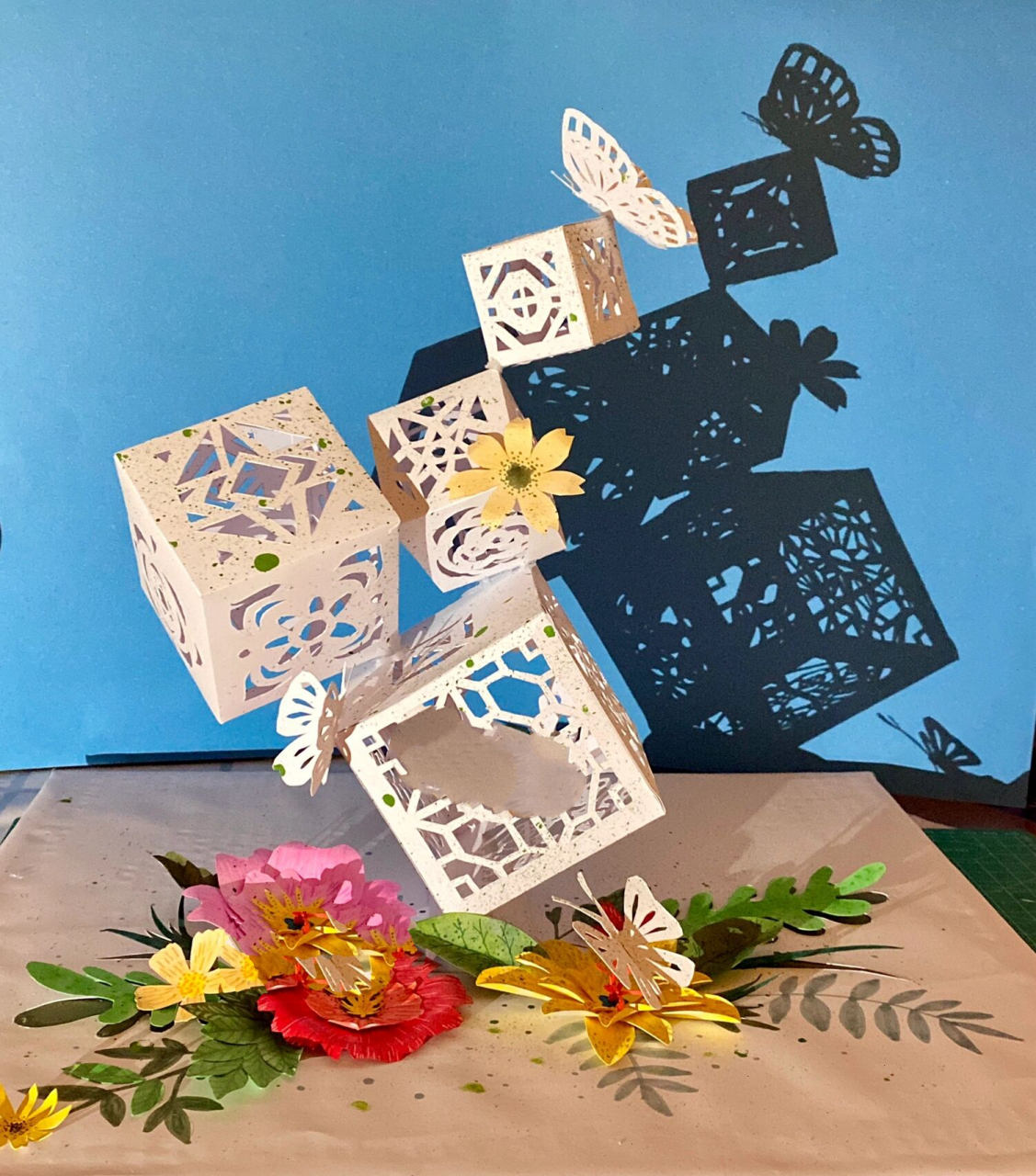 手工|立体纸雕|附详细教程 99工具: 四开白色卡纸,铅笔,尺子,彩色