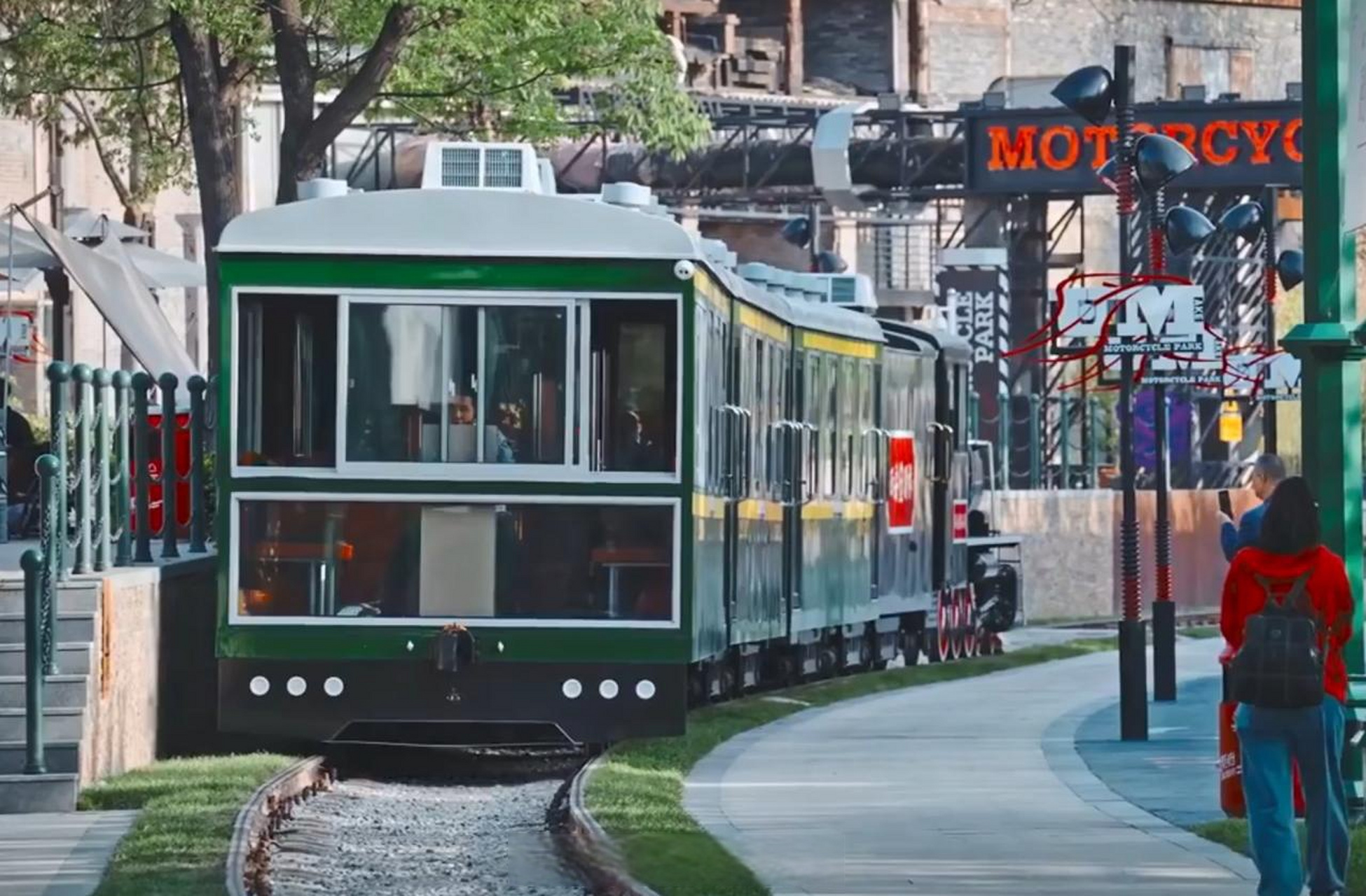 热情西安人邀您来打卡西安机车公园焕然一新 等你来打卡.via.西安发布