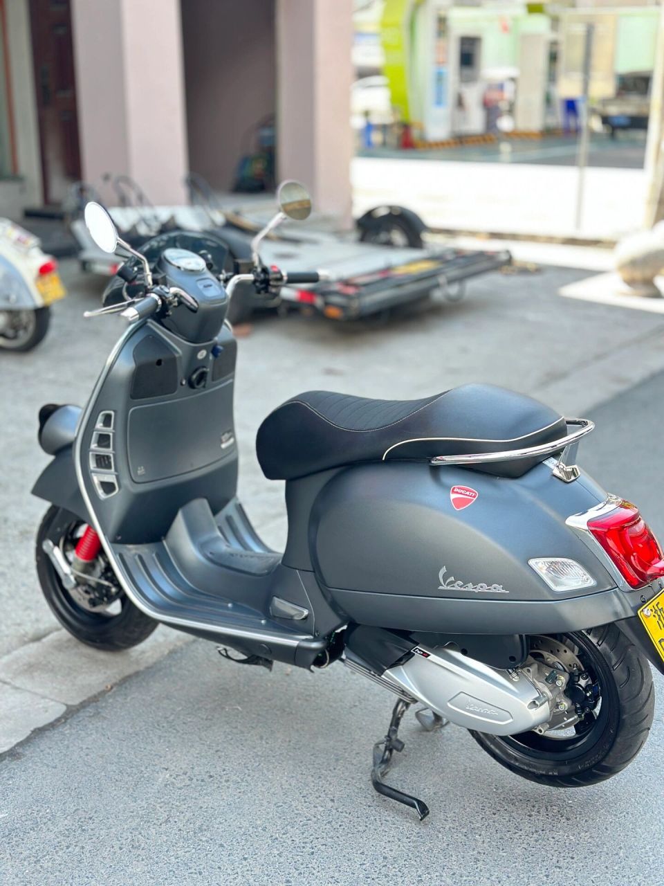 vespa 300 六日特别版 维斯帕300.6日版.22/6上牌.3手.