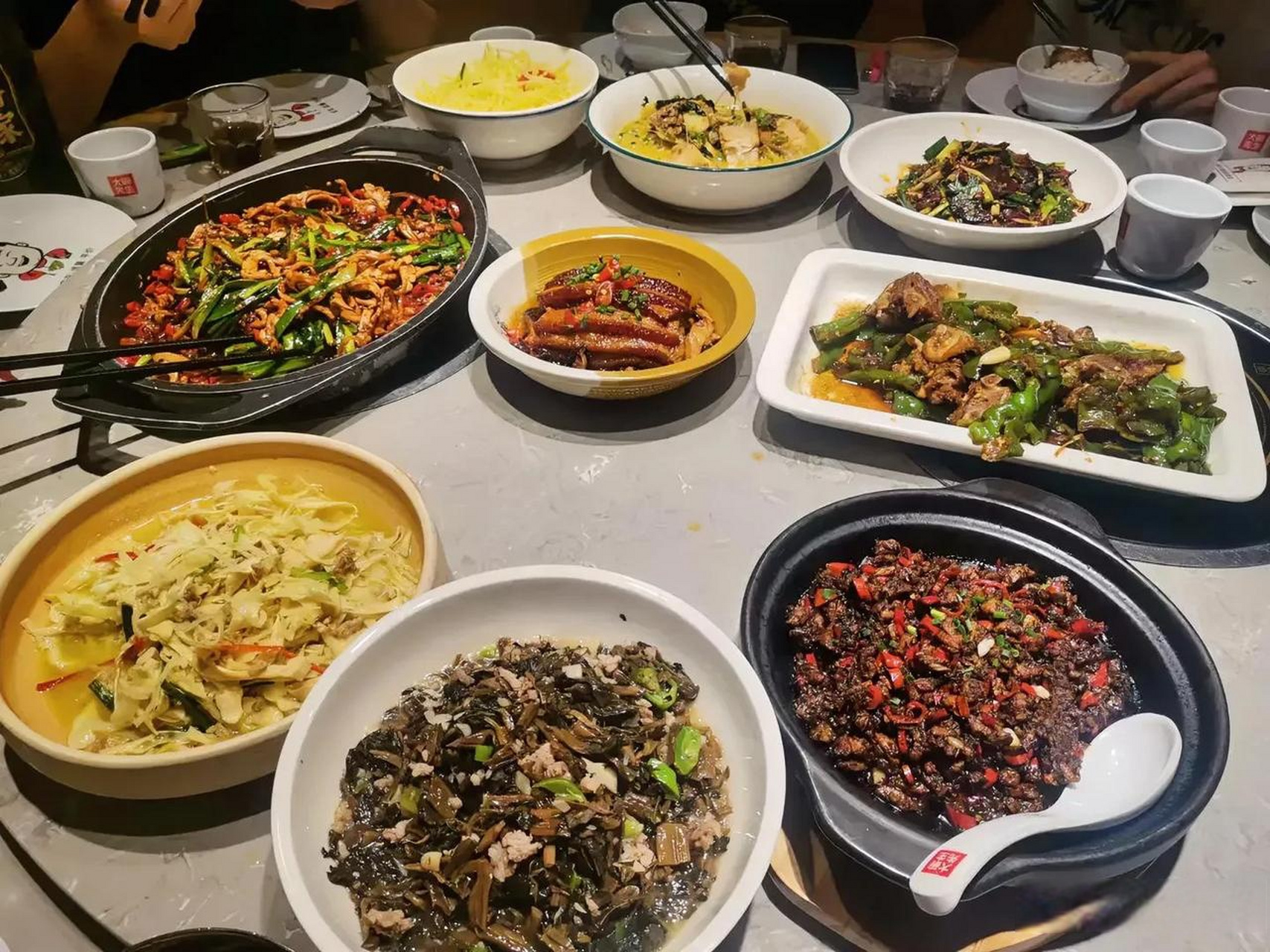 我真的很喜欢参加这样的酒局,没有酒,只有饮料,茶和凉白开,没有业绩