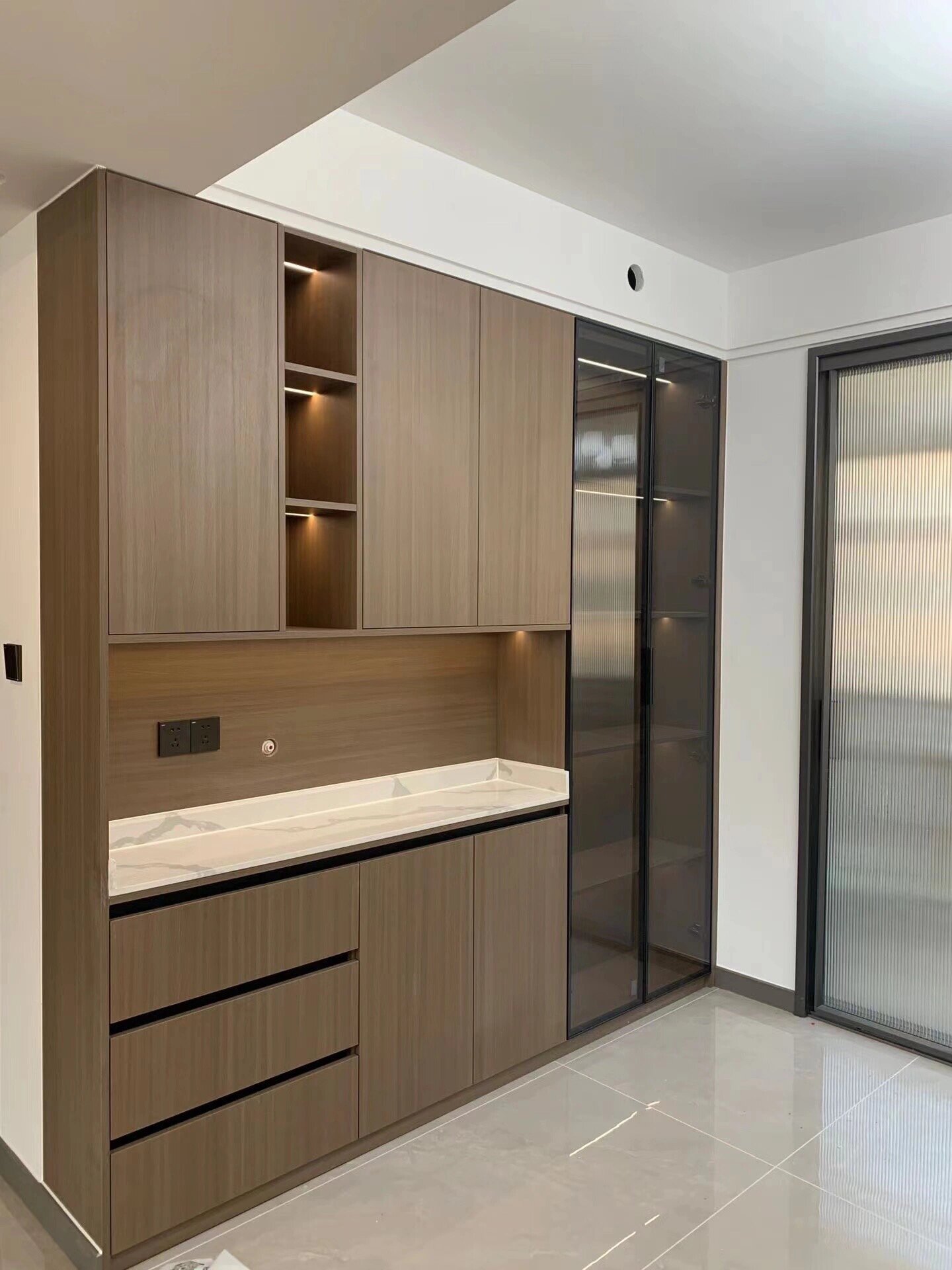 简单大方 沉稳高级 内敛含蓄不失韵味 这些一定就是形容原木色柜子的