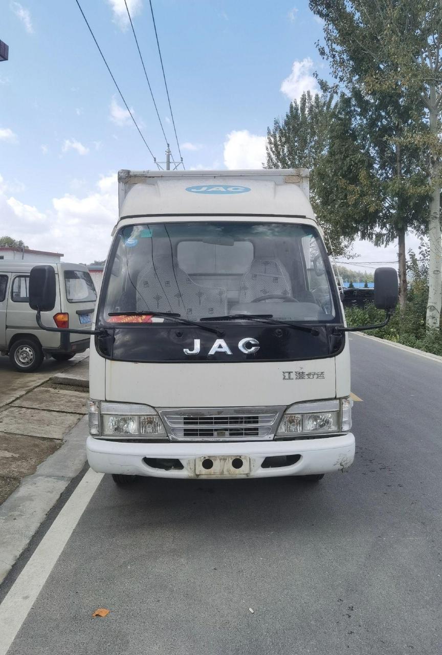 品牌:江淮好运 类型:厢式货车 年龄:2014年3月份上牌注册 排量:手动带