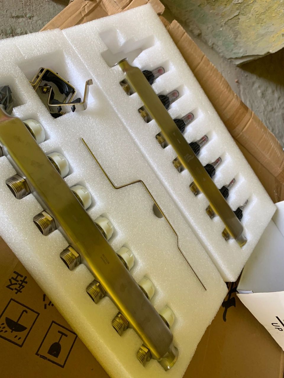 北欧玻玛不锈钢分集水器丹佛斯分集水器选择 如标题:在合同里面配的是