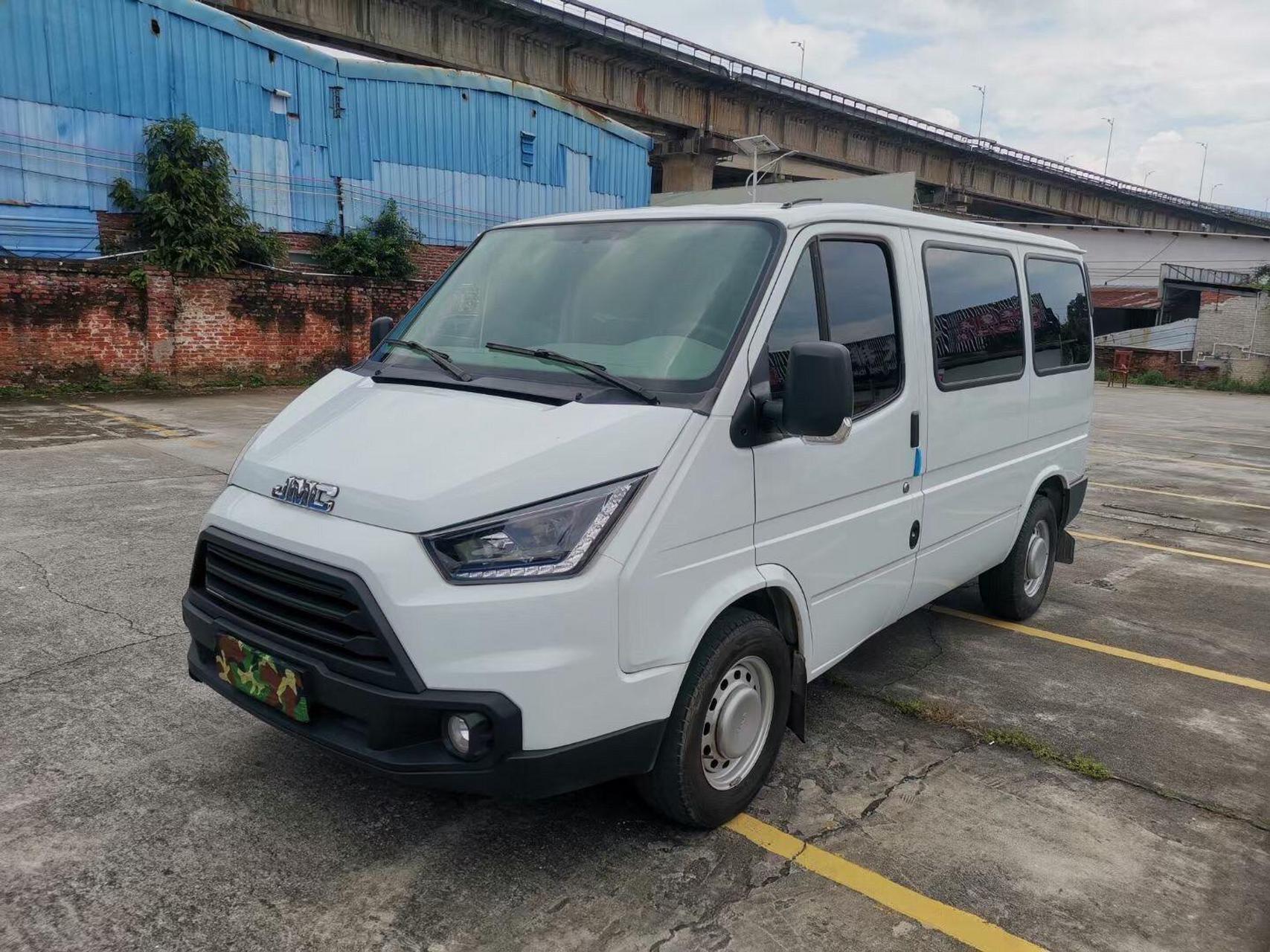8t商运型短轴低顶6座,本地一手极品4万来公里,带第三者到明年3月,仅售