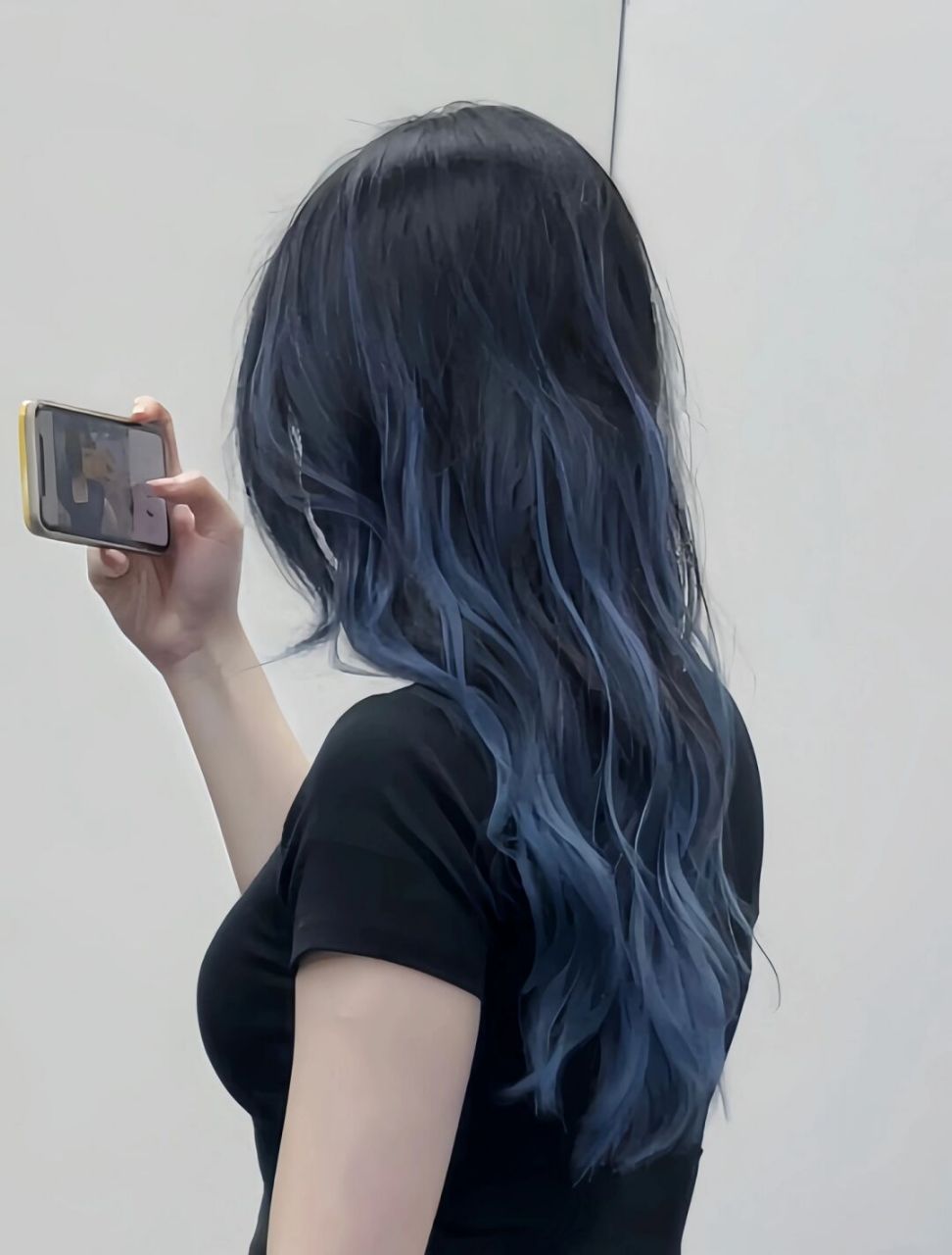 冰蓝色头发图片女生图片