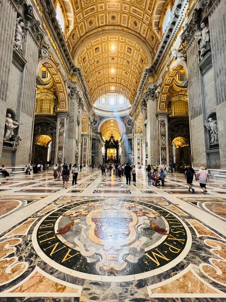 梵蒂冈圣彼得大教堂 - 世界最大教堂 61 圣伯多禄大殿,俗称圣彼得大