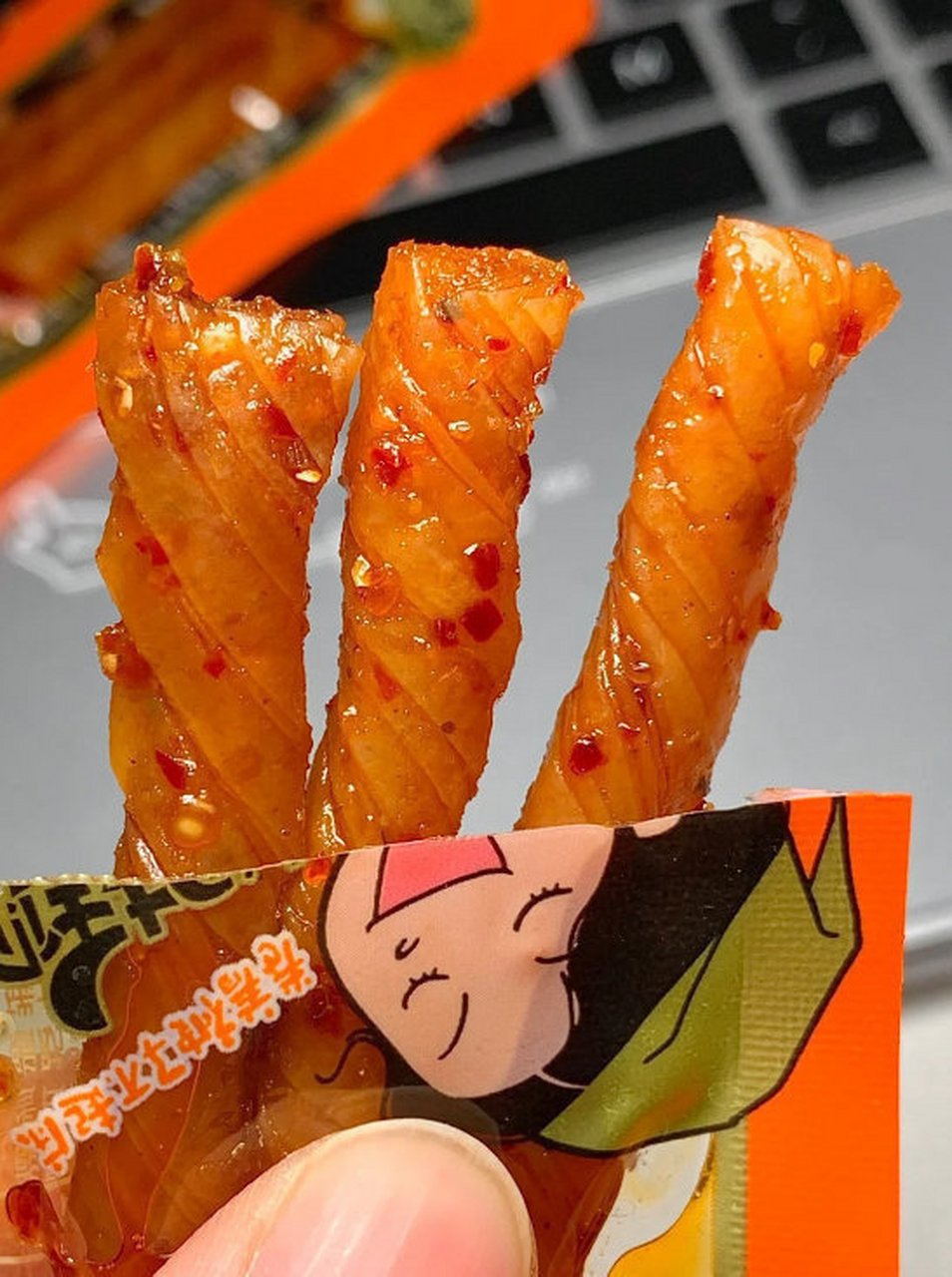 8】邬辣妈 相思卷辣条*40包     香辣,蒜蓉味任选2件素食豆腐皮很有嚼