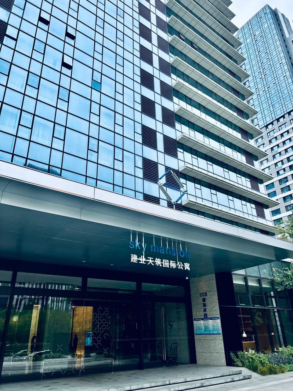 郑州建业天筑国际公寓 98地址:郑东新区东风南路康宁街建业天筑9号