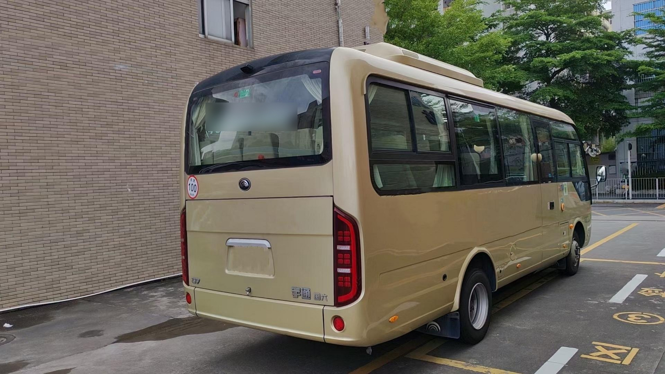 宇通6729客车27座.旅游客运,准新车.