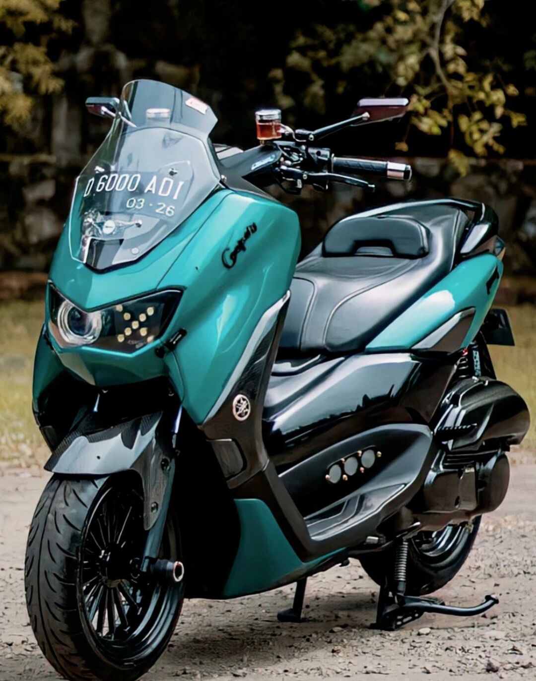 雅马哈nmax155爆改