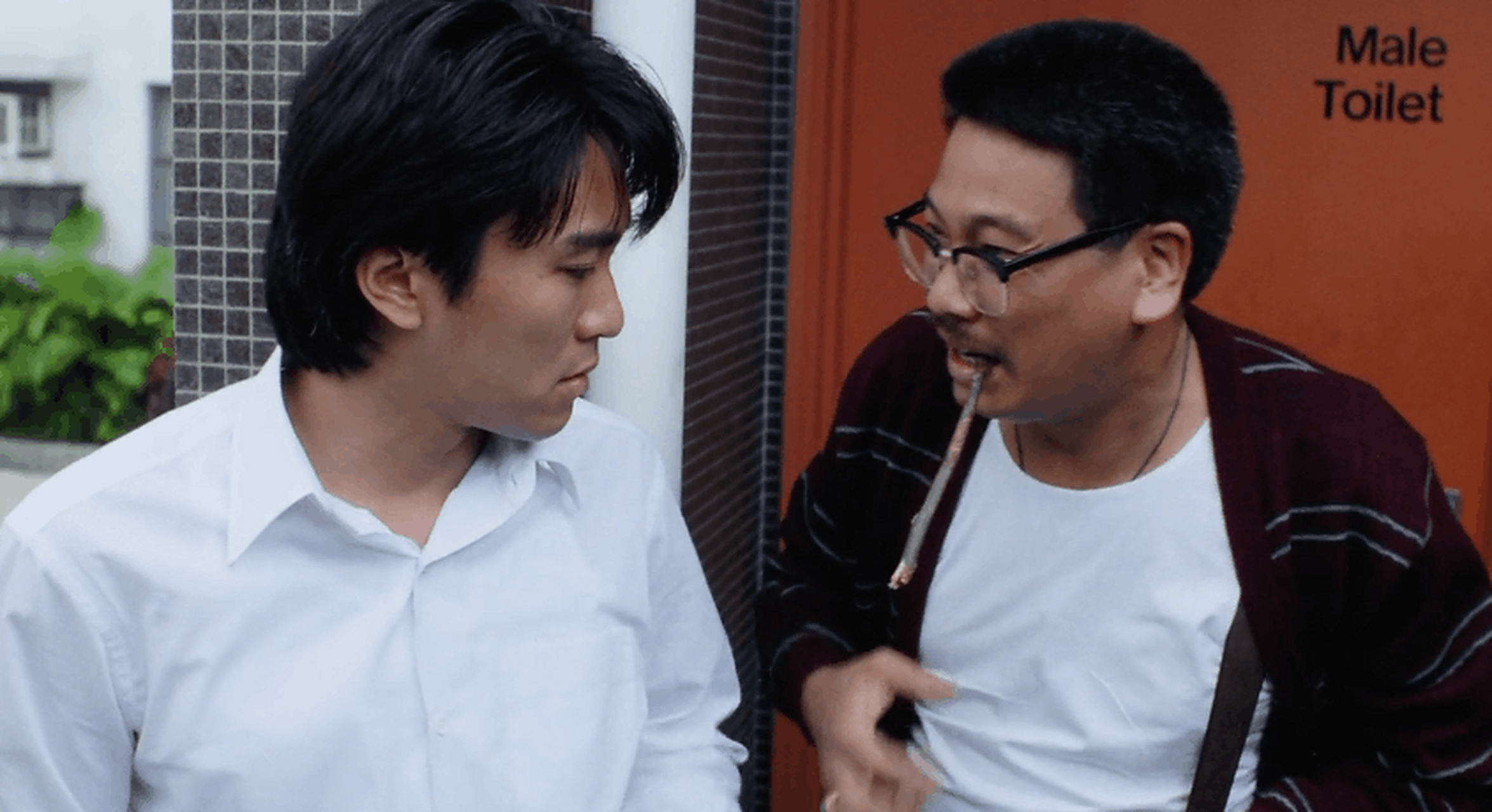 导演本来给吴孟达准备了一根塑料的戒烟棒,不过周星驰认为戒烟棒的