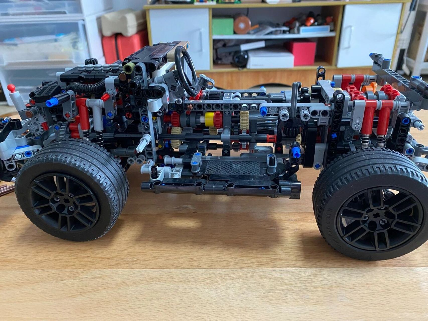 乐高路虎卫士42110动力遥控改造(上) 以为改动不大,没想到要把底盘