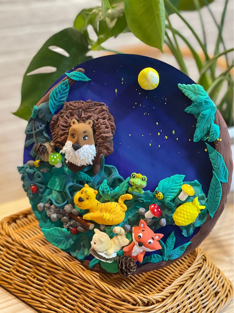 手工课程超轻黏土动物世界 《动物世界》 这是一节适合小朋友上的轻