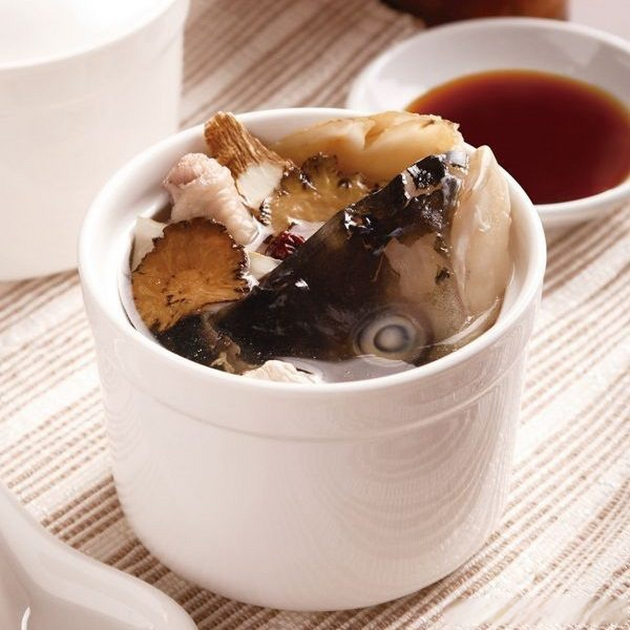 【川芎白芷天麻炖鱼头】行气活血,祛风止痛  [纸飞机]如果你经常不