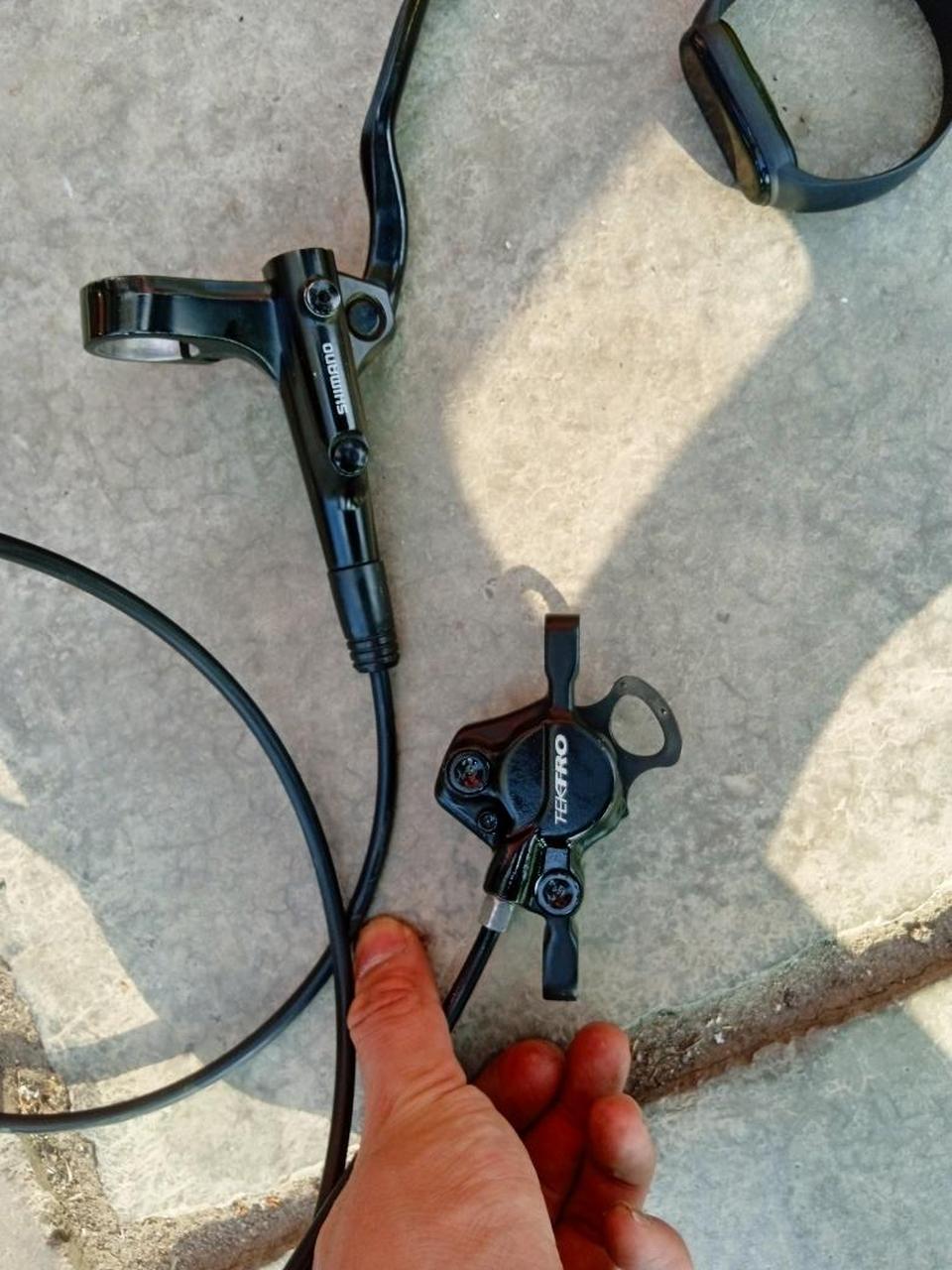 无漏油等问题,刹车也是新的用了半个月都没有