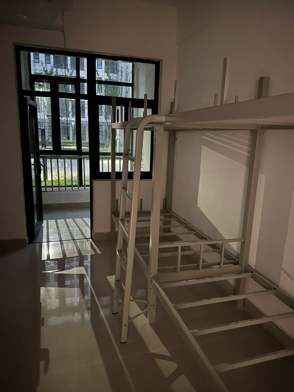 安徽中医药大学宿舍条件 安徽中医药大学宿舍是越来越差,宿舍很挤,很