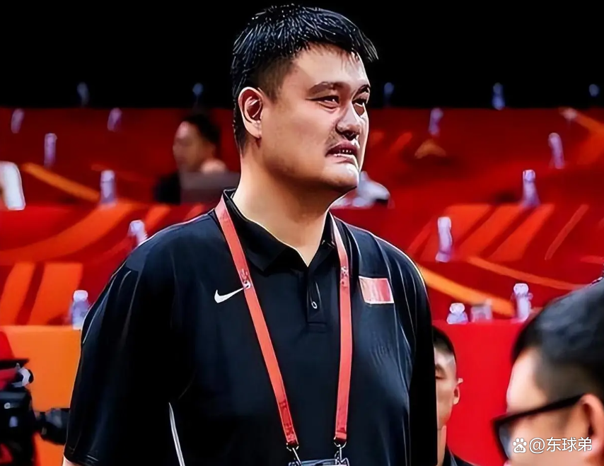 姚明,这位中国男篮的传奇人物,终于亮相了新岗位!