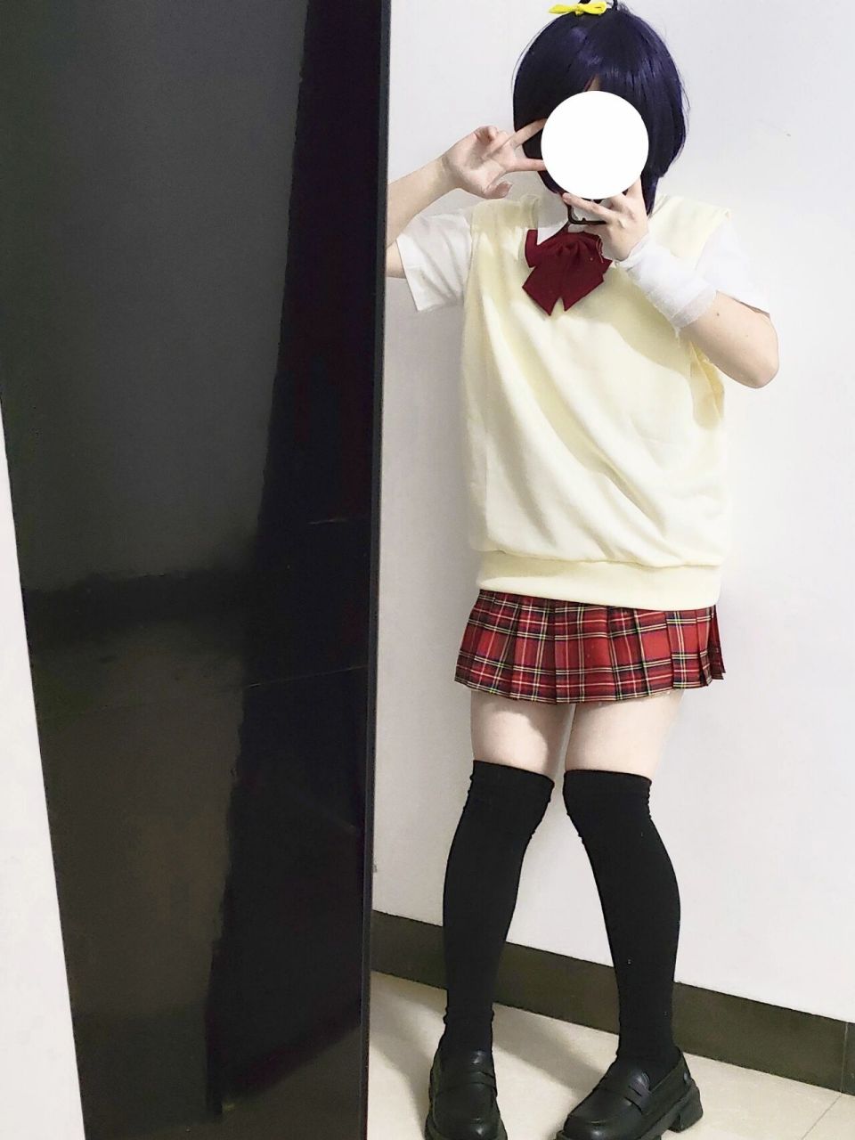 黄色毛衣:这个简直了!我很喜欢!布料也很舒服! 2.