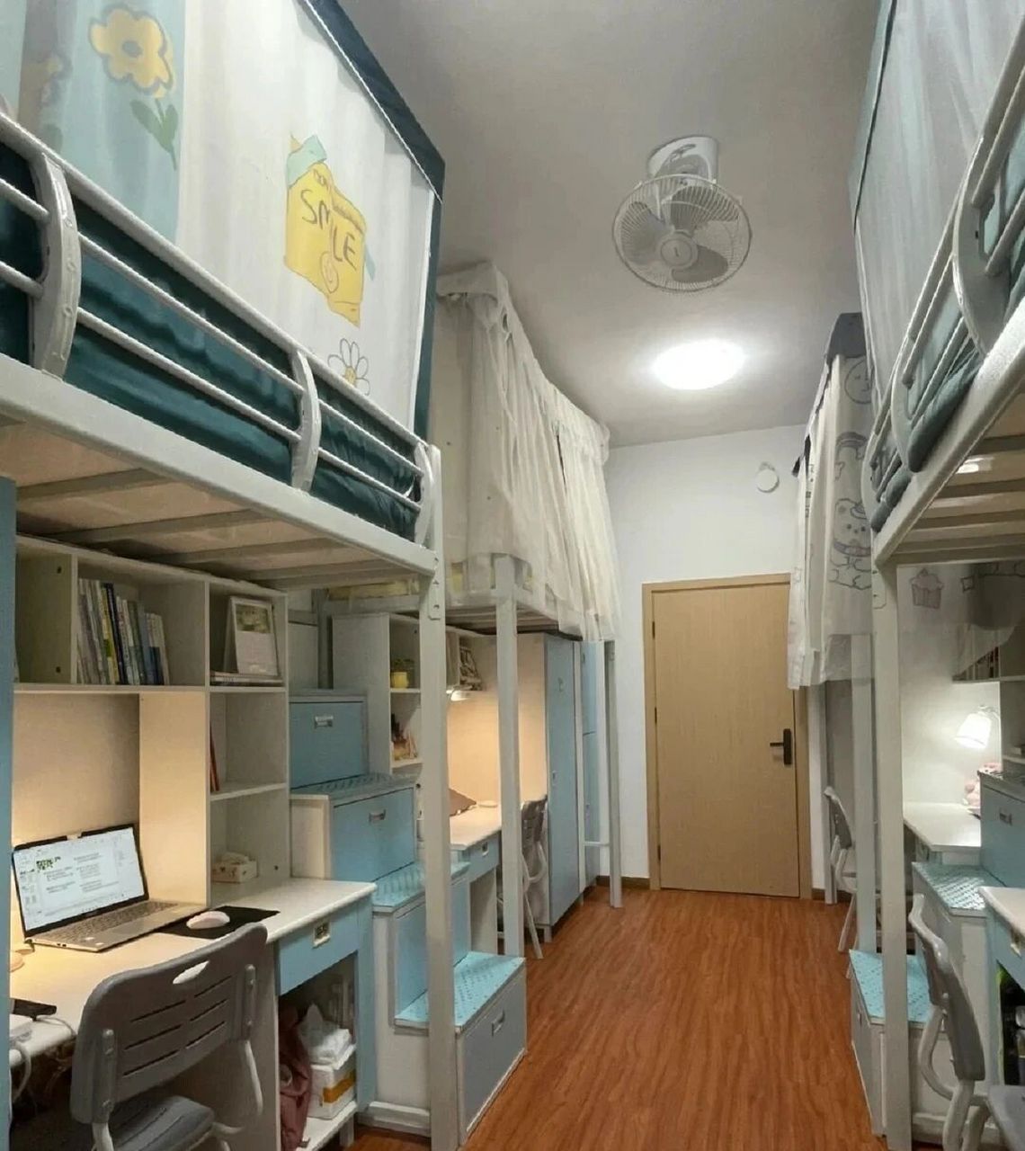 重庆人文科技学院住宿环境 图一:1300(上下床,有独立卫浴,空调,个人
