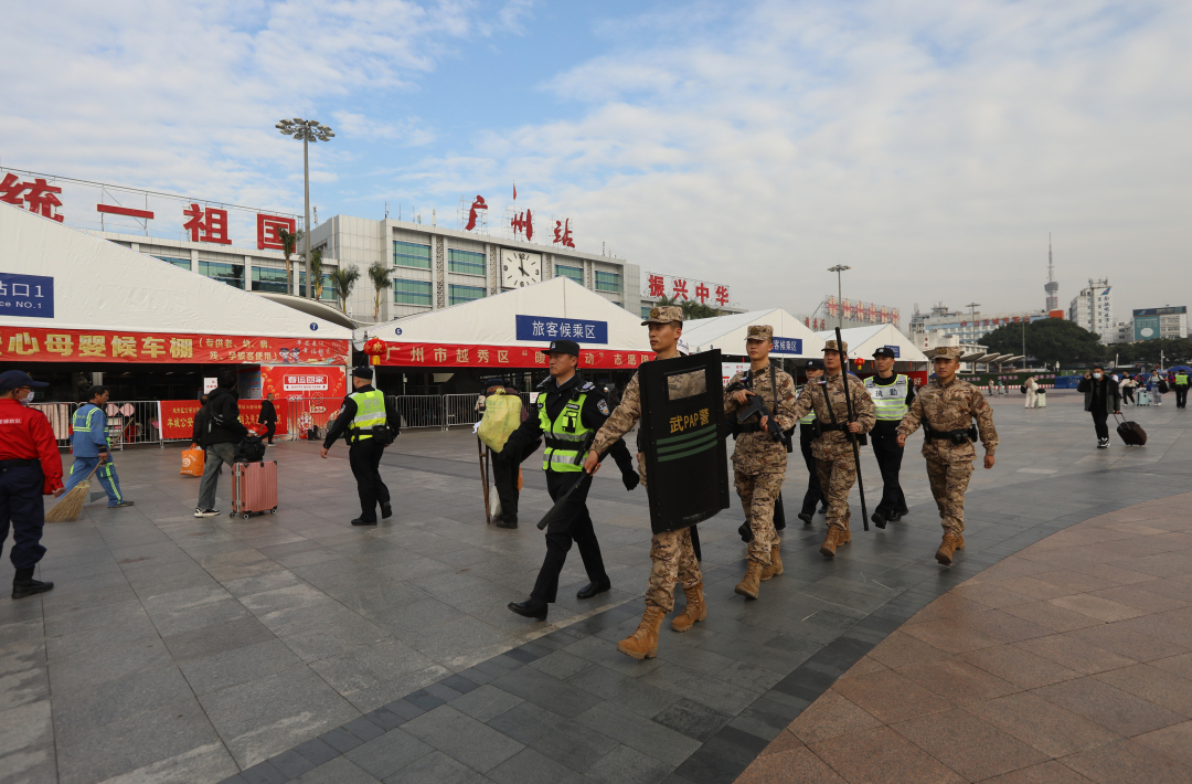 春运大幕拉开,武警广州支队的官兵们可是忙得不亦乐乎