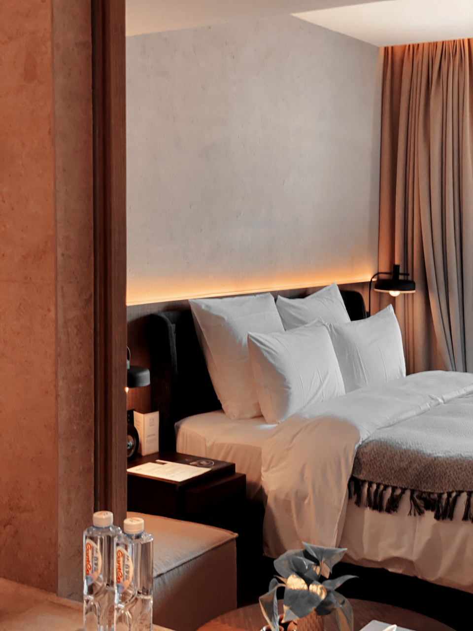 云南弥勒美憬阁精选酒店💢一开业就轰动全球.整个酒店选在景区内,让