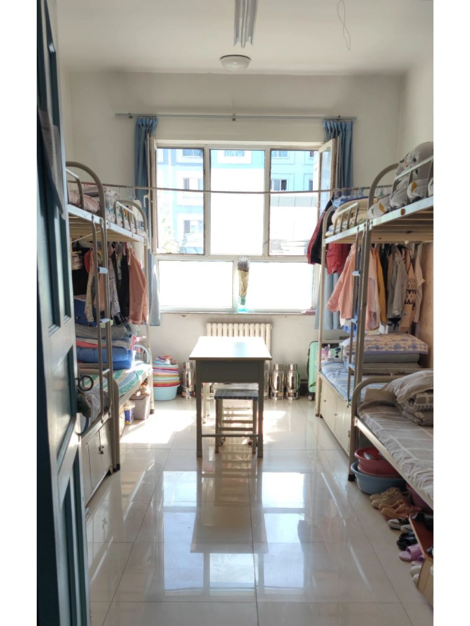 伊犁师范大学宿舍曝光73 这是11号楼啦宝子们 图一是19年入学时拍的