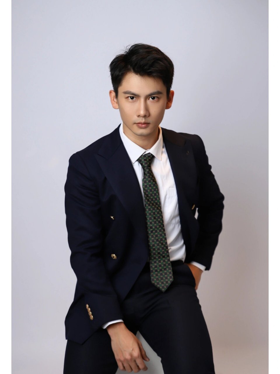 40岁的正装大叔|男生写真 一直觉得穿正装的小哥哥很有魅力 特别是