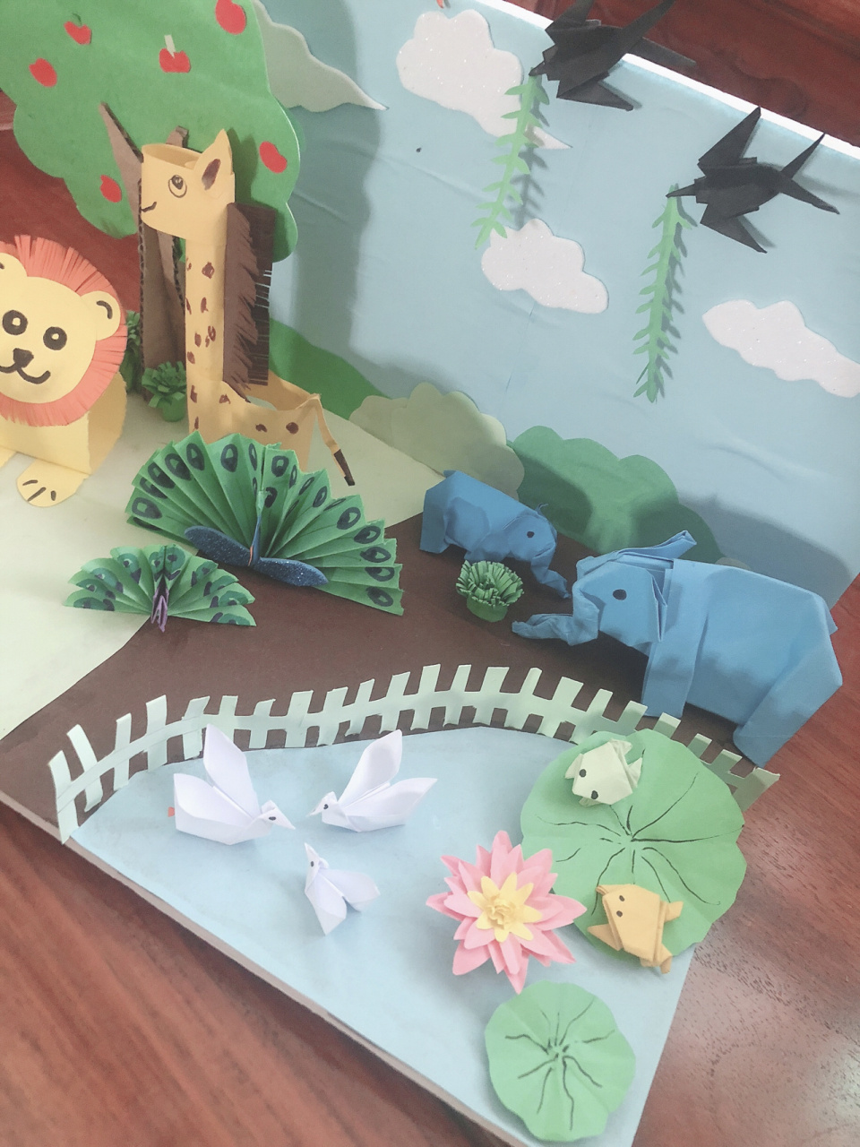 幼儿园手工 动物园 折纸 幼儿园的手工作业都是给家长安排的.