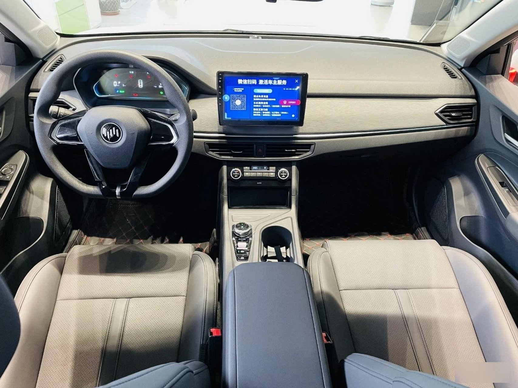 威马新能源e5 续航里程505km 轴距2810mm  网约车首选车型 享免息政策