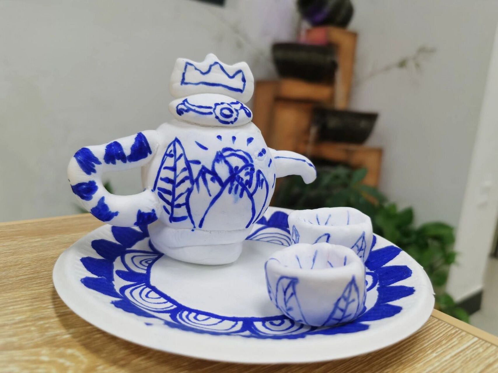 青花茶壶,超轻粘土茶具,儿童画展青花系列 二年级的孩子们用超轻粘土