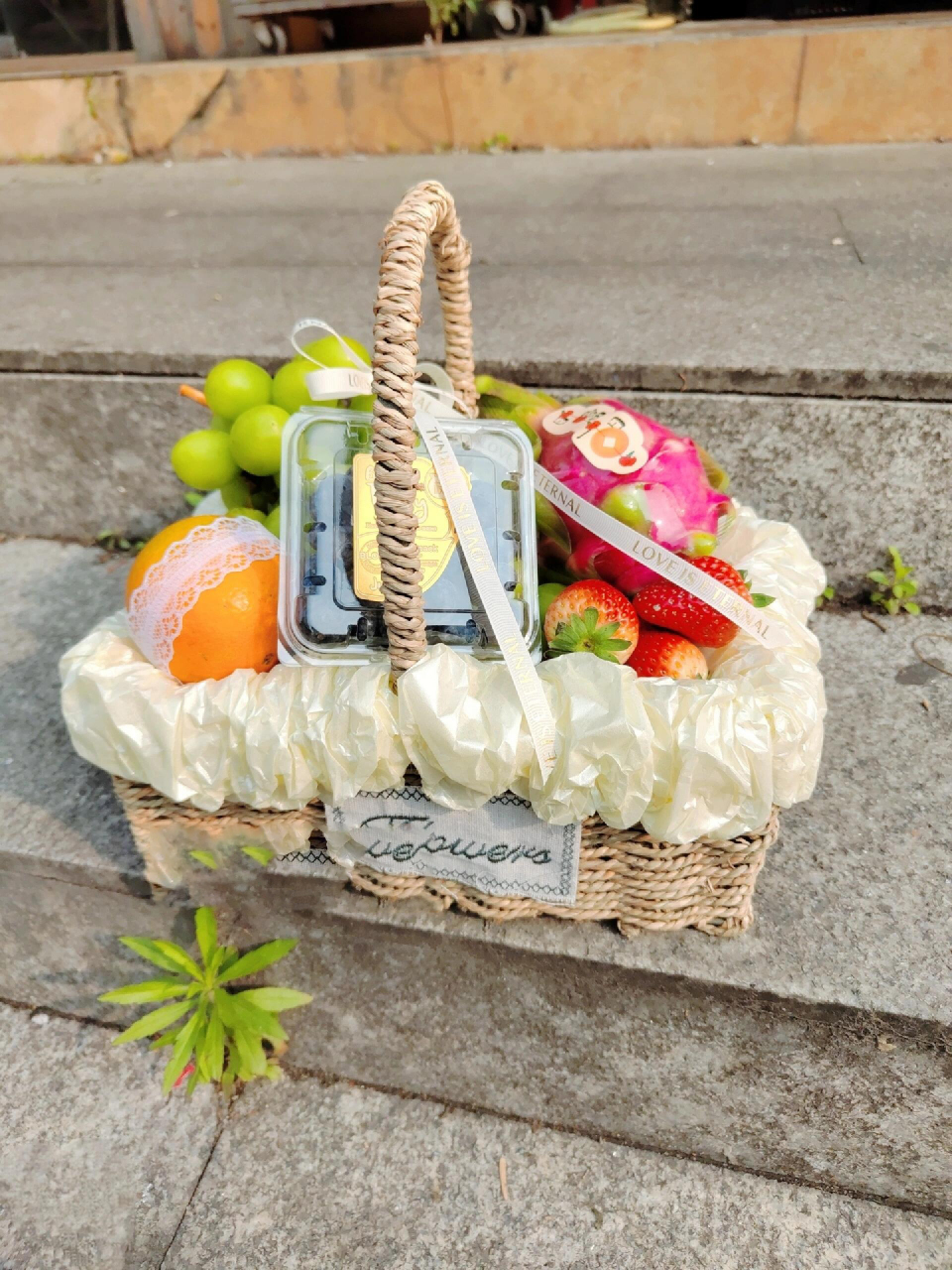 手提水果果篮|长沙  水果果篮一般什么场合送? 果篮一定是送给病人吗?