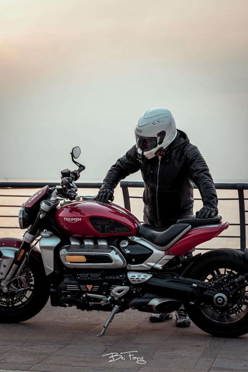 凯旋火箭3.2500cc地表最大排量摩托车