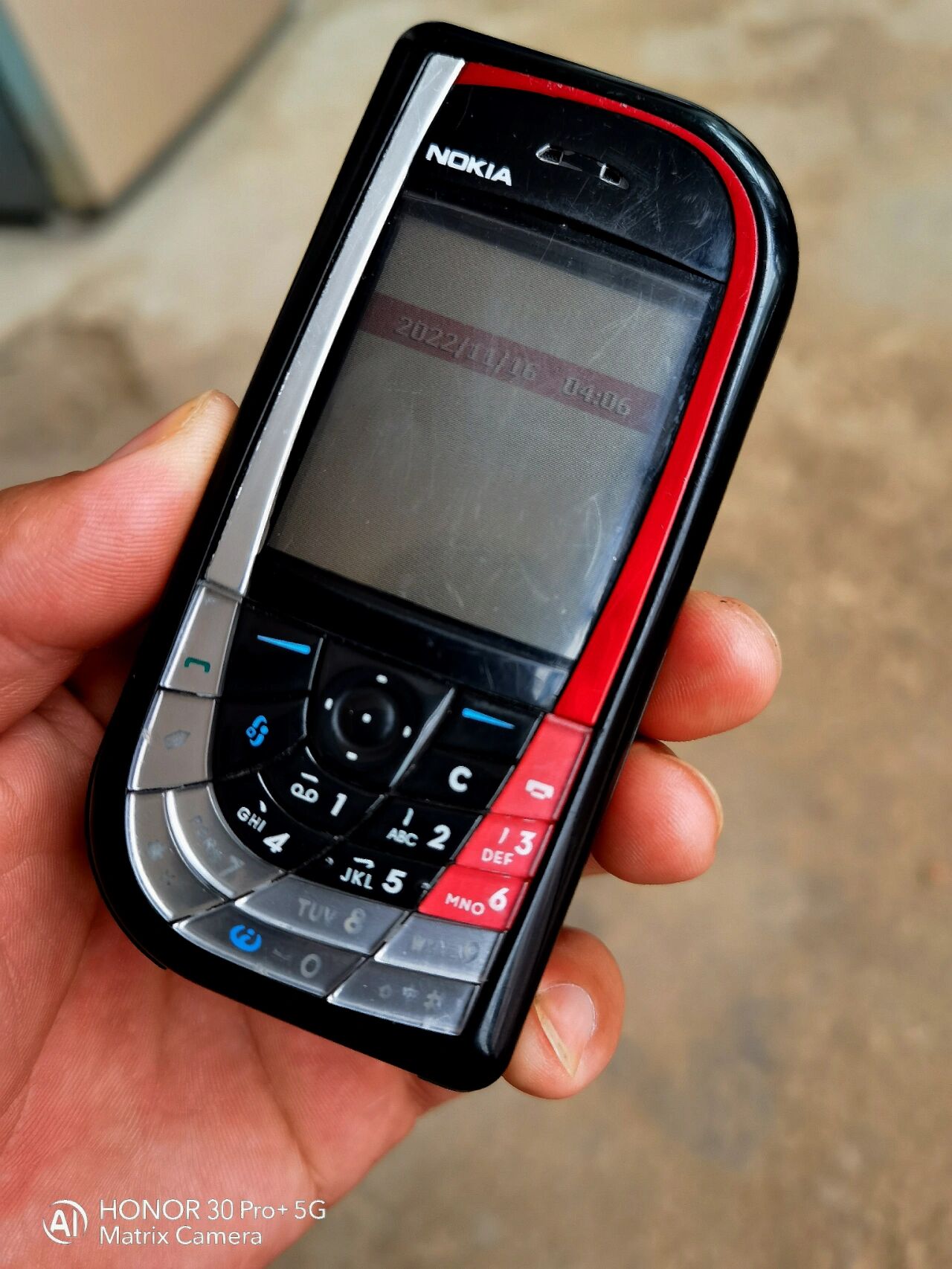 诺基亚7610 人生用的第一款诺基亚智能机 s60塞班系统 7610 是诺基亚