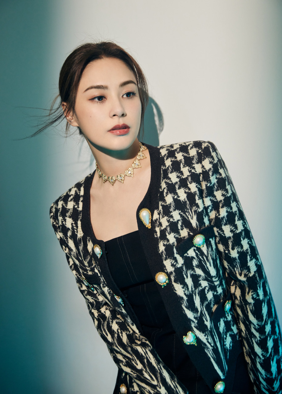 twins音乐派对ootd#投送一波蔡卓妍,鍾欣潼音乐派对"心动指南"于褂鞍