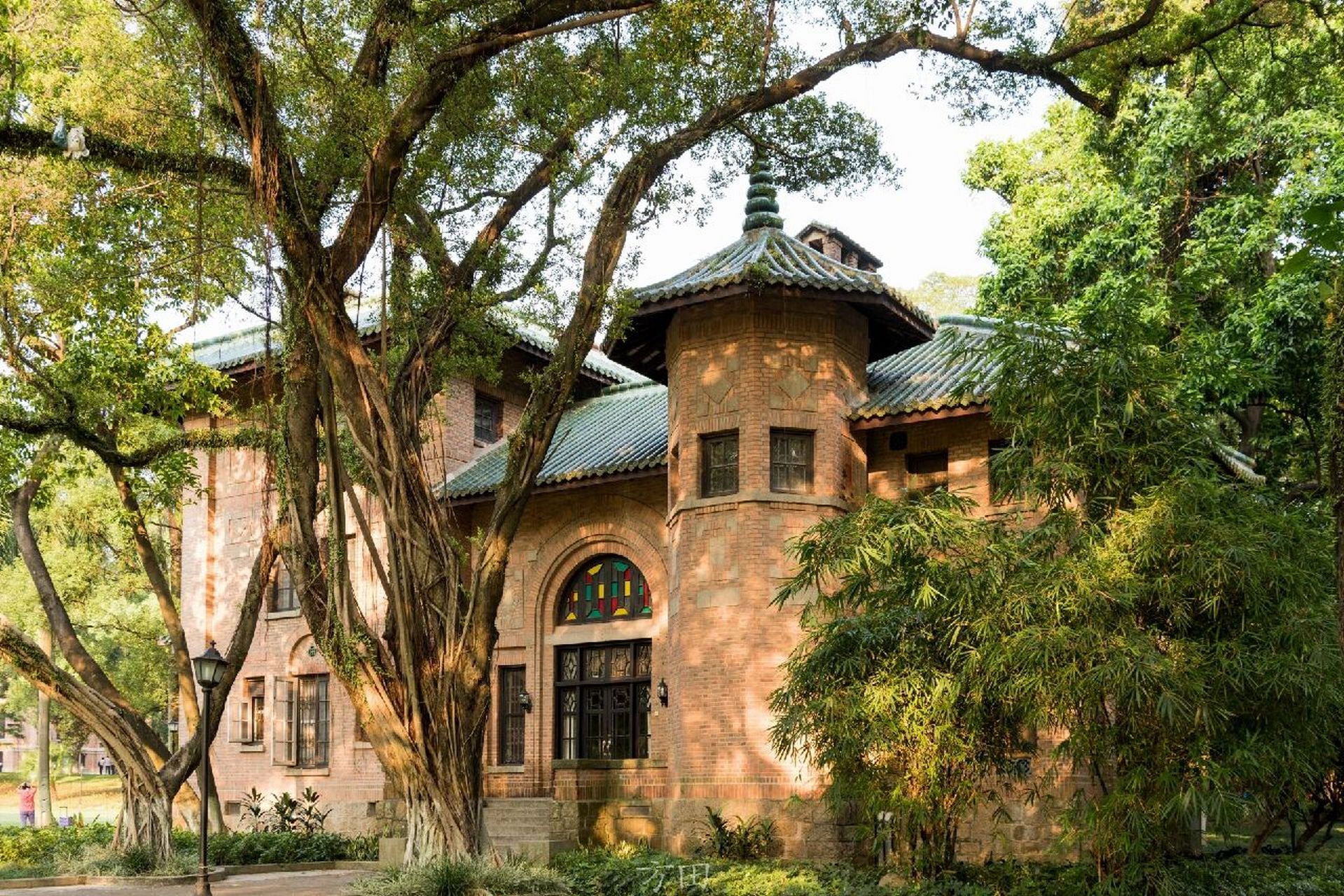 中山大学 黑石屋