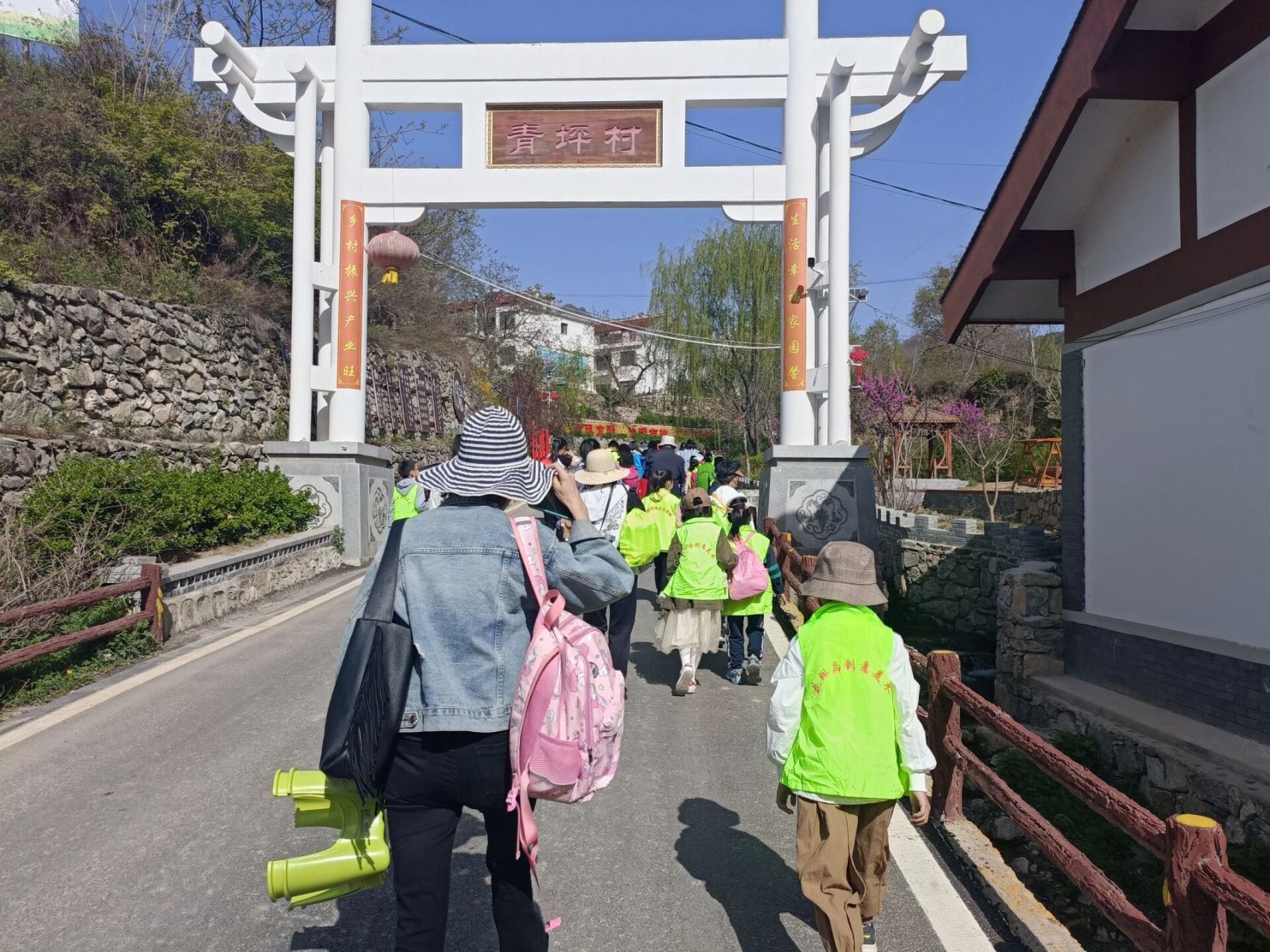 蓝田县灞源镇青坪村 如果我只能去一个地方,那我要去青坪村,进村以后