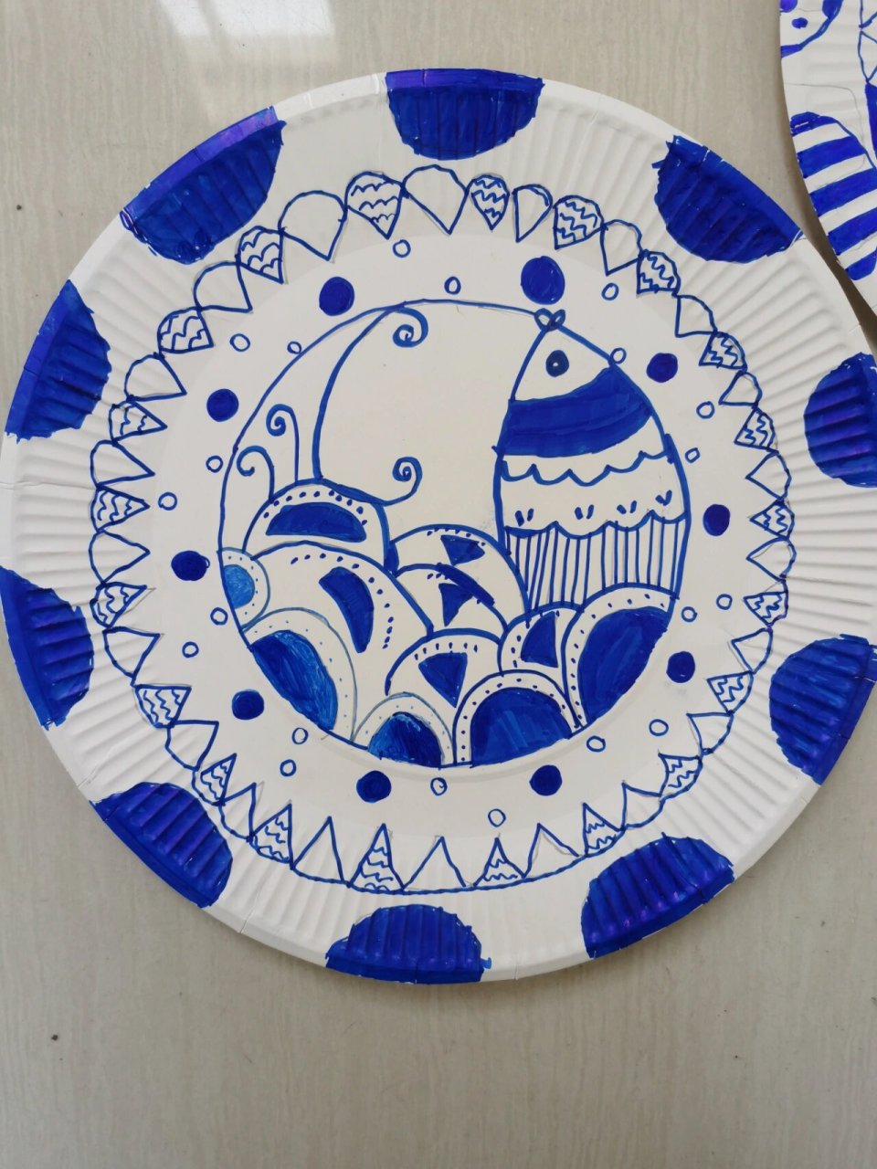 纸盘画—青花瓷系列 今天的纸盘画创作,每个孩子都有自己独特的审美和