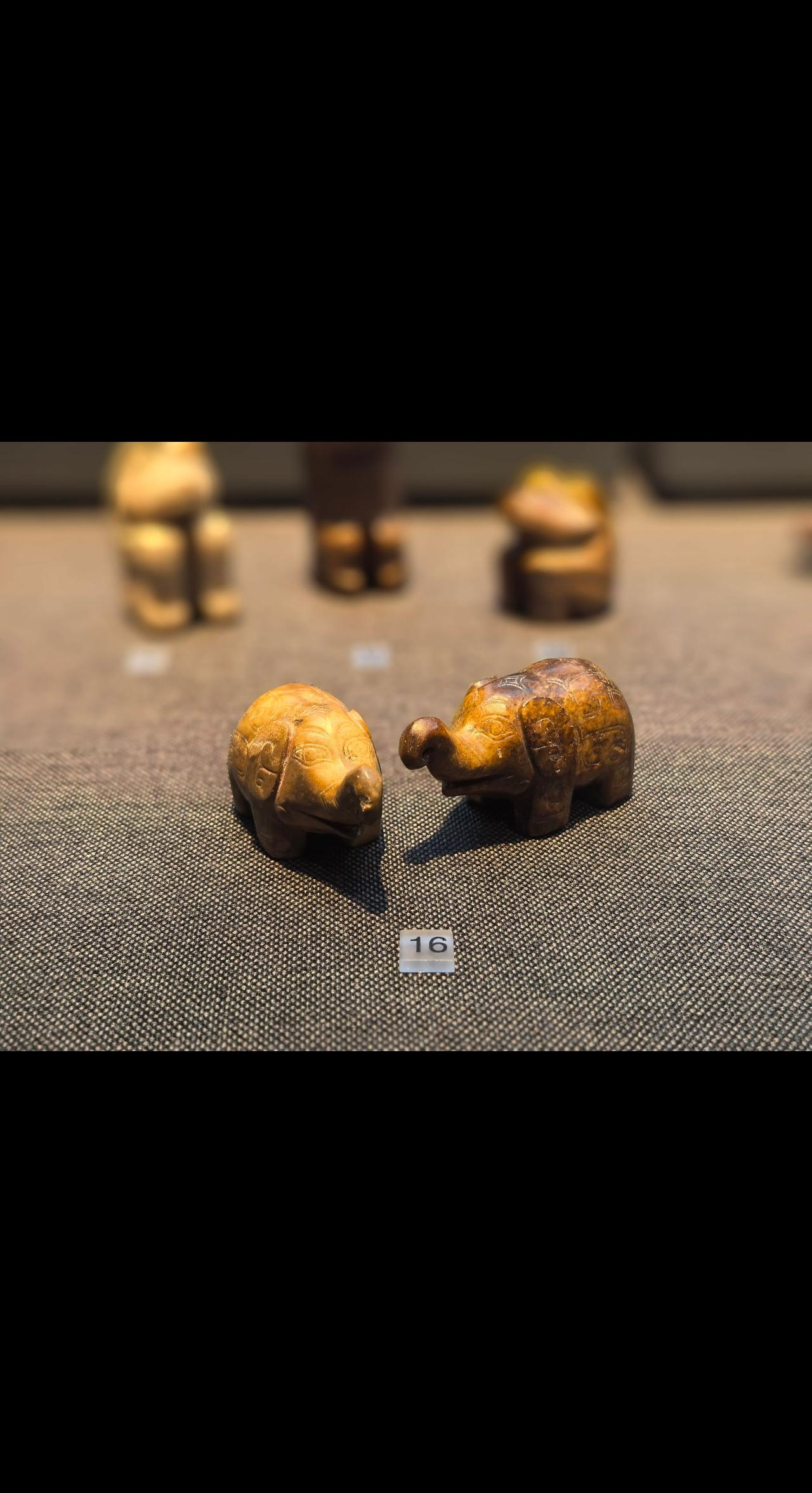 妇好玉象,1976年出土于河南省安阳殷墟妇好墓,商代晚期玉器