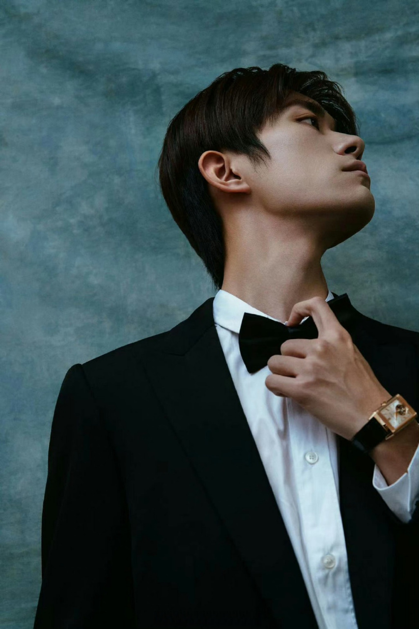 上海电影节水幕音乐秀#绅士格调的#易烊千玺##张子枫# 柔美造型,浅汉