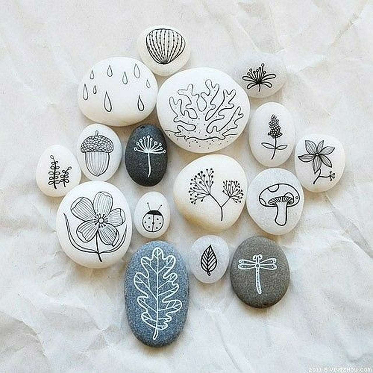 简单的手绘石头画 #手绘石头画