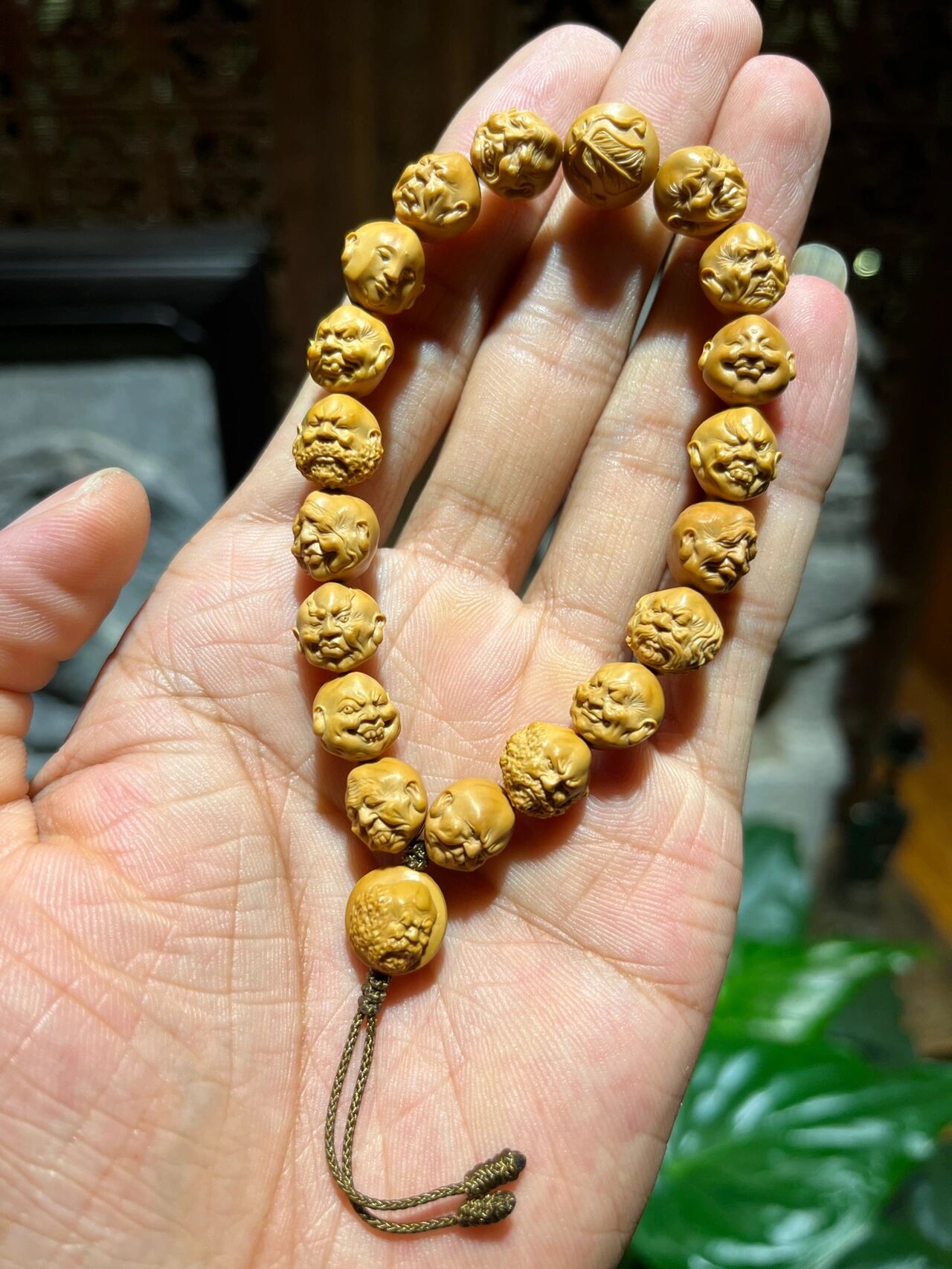 纯手工雕刻十八罗汉 龙纹桃核