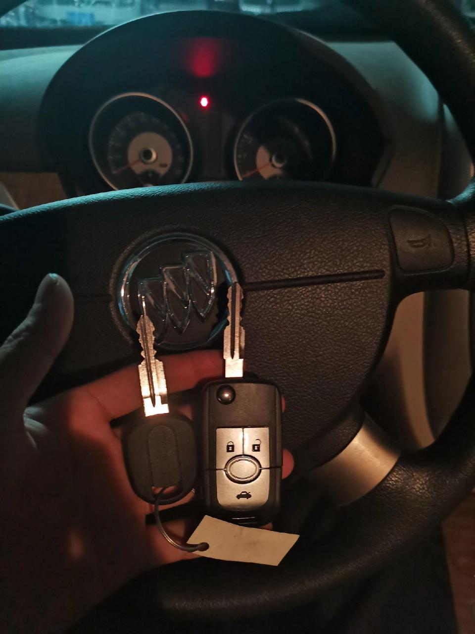 贵阳附近配汽车钥匙.