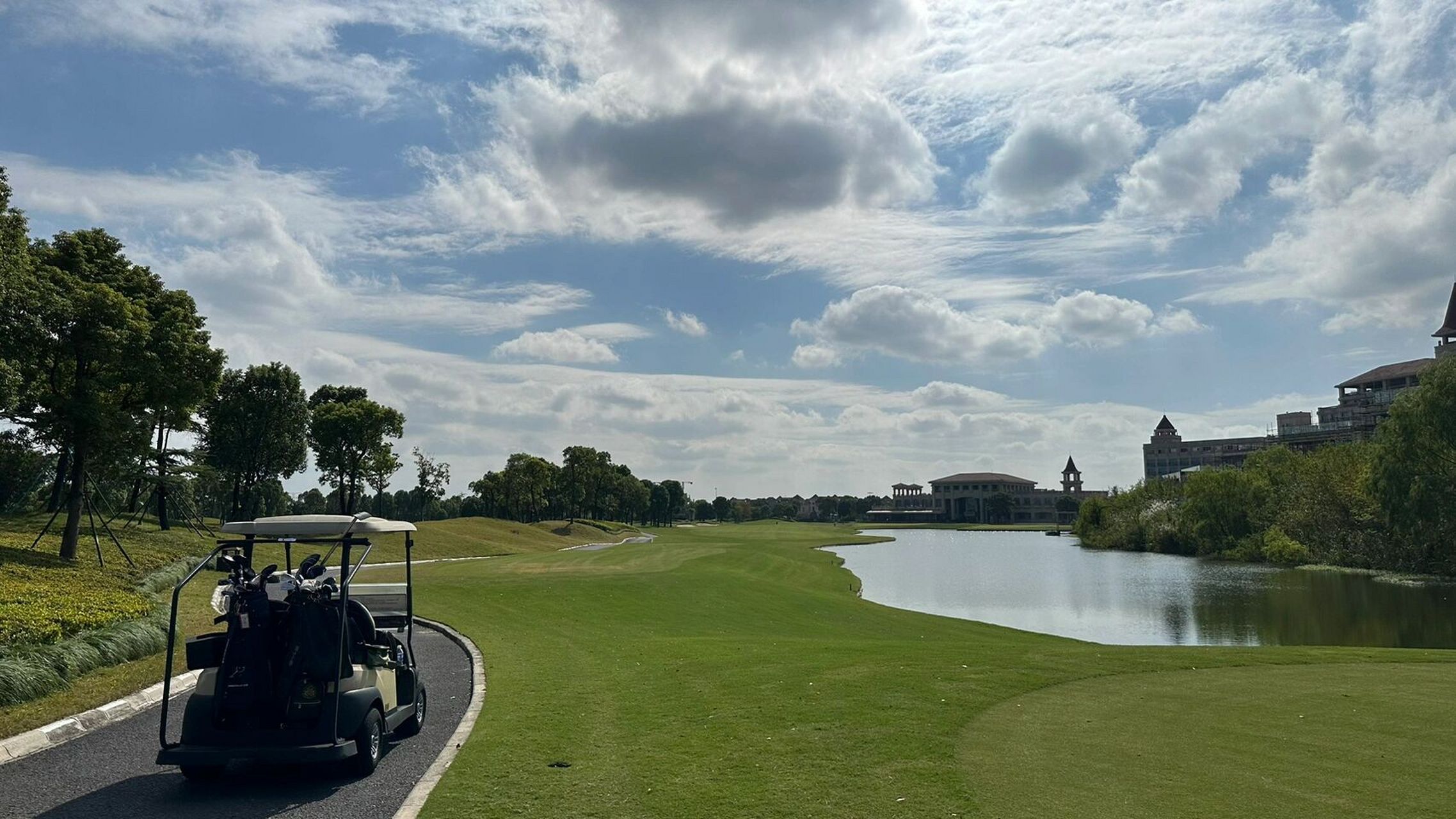 美兰湖尼克劳斯场 球场养护真好