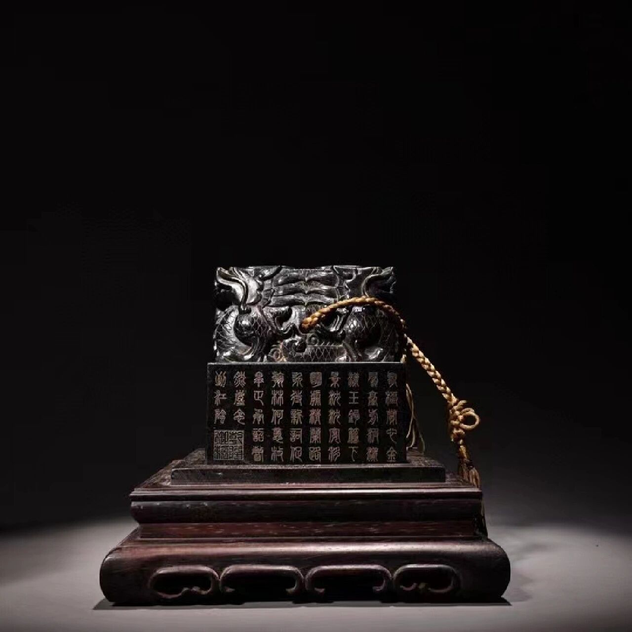 秦始皇广为流传的玉玺 藏清代老天然和田老青玉雕刻铭文皇家御用龙