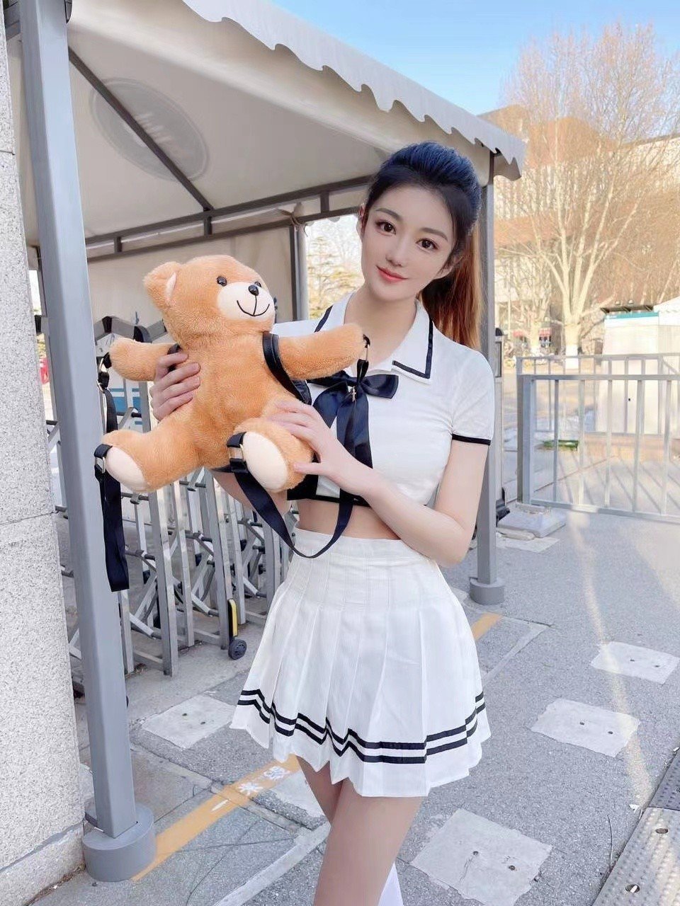 背着小熊去上学 啦 啦 啦  交通大学校花  165